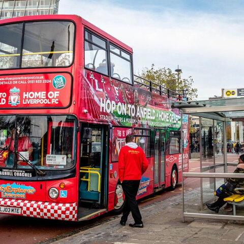 Λεωφορείο στην πόλη του Λίβερπουλ (ΦΩΤΟ ΑΡΧΕΙΟΥ)