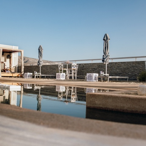 Η ταράτσα του Mavili Beach μετατρέπεται σε Pop Up METAXA Bar!