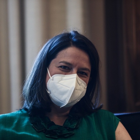 Η Νίκη Κεραμέως με μάσκα προστασίας