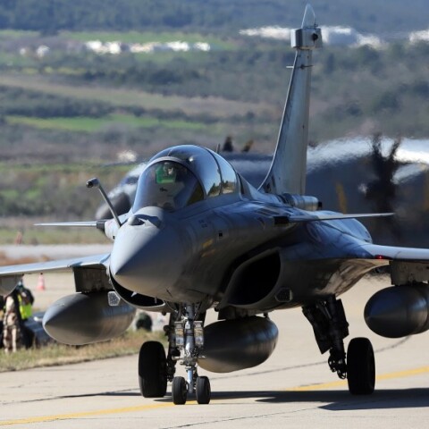 Το πρώτο από τα 18 Rafale που παρέλαβε η Ελλάδα © EPA / ORESTIS PANAGIOTOU