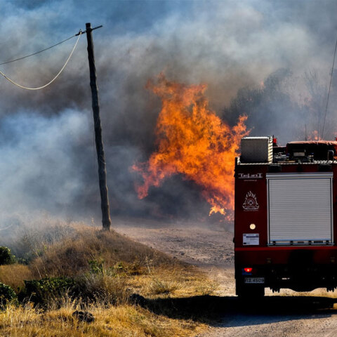 Πυροσβεστικό όχημα σε φωτιά (ΦΩΤΟ ΑΡΧΕΙΟΥ) - Δασική πυρκαγιά εκδηλώθηκε στην Κάρυστο στην Εύβοια