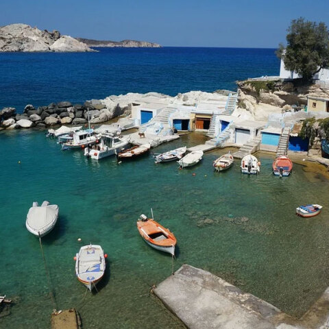 Στο «πορτοκαλί» επίπεδο η Μήλος - Ενεργοποιούνται νέα μέτρα - Αυξάνονται τα κρούσματα κορωνοϊού