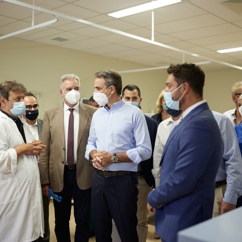 Ο πρωθυπουργός Κυριάκος Μητσοτάκης στο Γενικό Νοσοκομείο Χαλκίδας