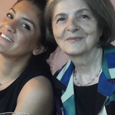 Η Σουλτάνα Παρτάλη με την εγγονή της 