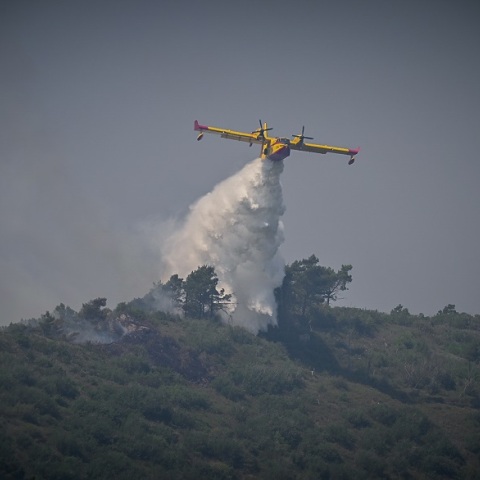 Φωτιά - Επιχείρηση κατάσβεσης από εναέρια μέσα