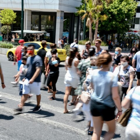 Στιγμιότυπο από το κέντρο της Αθήνας © EUROKINISSI / ΤΑΤΙΑΝΑ ΜΠΟΛΑΡΗ