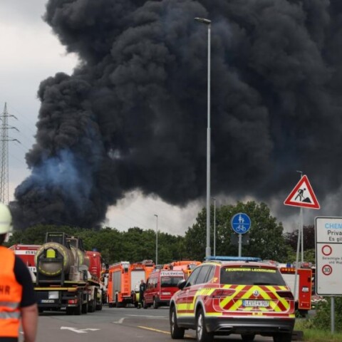 Έκρηξη σε σε δεξαμενή εργοστασίου διαχείρισης απορριμμάτων, στο χημικό πάρκο του Λεβερκούζεν © Twitter