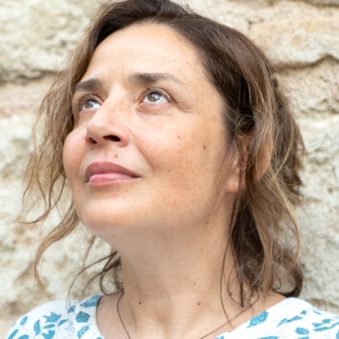 Η Φένια Παπαδόδημα, καλλιτεχνική συνδιευθύντρια του ElaiΩnas Festival