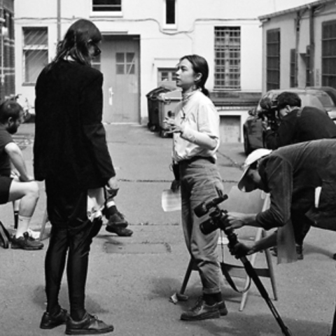 7η Μπιενάλε της Αθήνας ECLIPSE: από τα γυρίσματα του νέου έργου των Jack Hogan & Trakal, Under the covers, the waves! (2021)