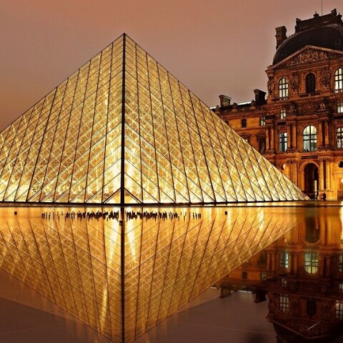 To μουσείο του Λούβρου στο Παρίσι © Pixabay