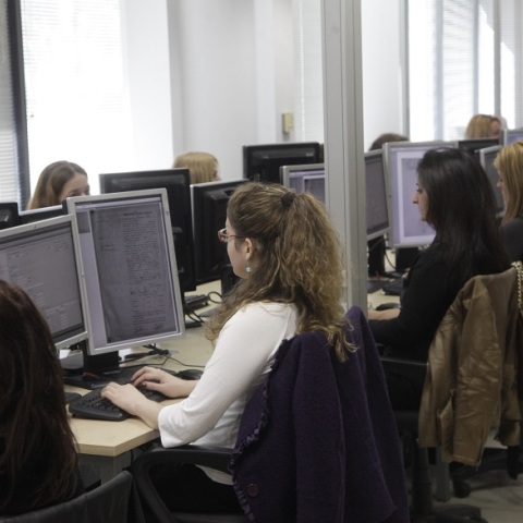 Δημόσιοι Υπάλληλοι 