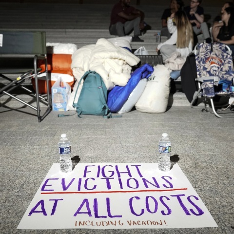 Hνωμένες Πολιτείες: Εκατομμύρια Αμερικανοί να κινδυνεύουν να βρεθούν στον δρόμο μετά τη λήξη του μορατόριουμ στις εξώσεις