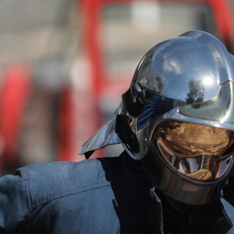 Πυρκαγιά έχει ξεσπάσει σε αγροτοδασική περιοχή στη Ρόδο και συγκεκριμένα στη δυτική πλευρά μεταξύ των κοινοτήτων Σορωνής και Θολού. 