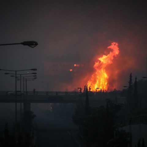 Φωτιά στη Βαρυμπόμπη