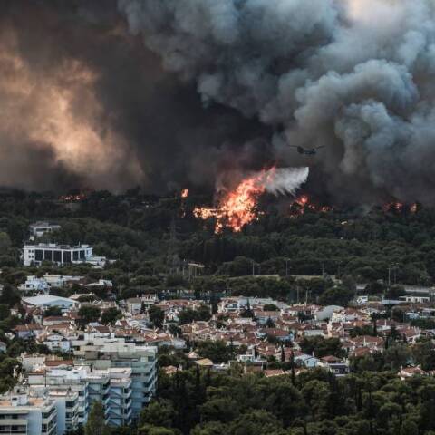 Πυρκαγιά στην Άνω Βαρυμπόμπη του δήμου Αχαρνών