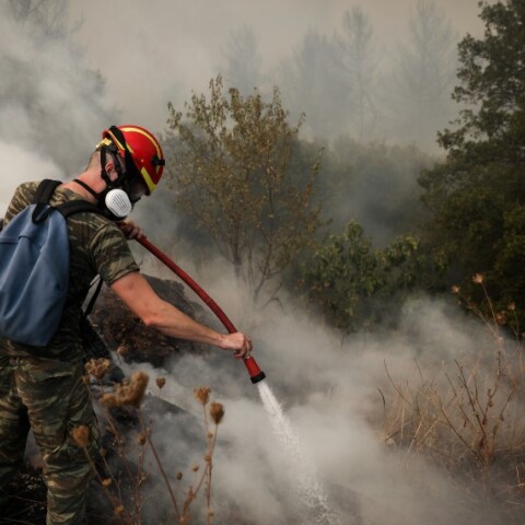 Φωτιά στη Βαρυμπόμπη © EUROKINISSI / /ΣΩΤΗΡΗΣ ΔΗΜΗΤΡΟΠΟΥΛΟΣ