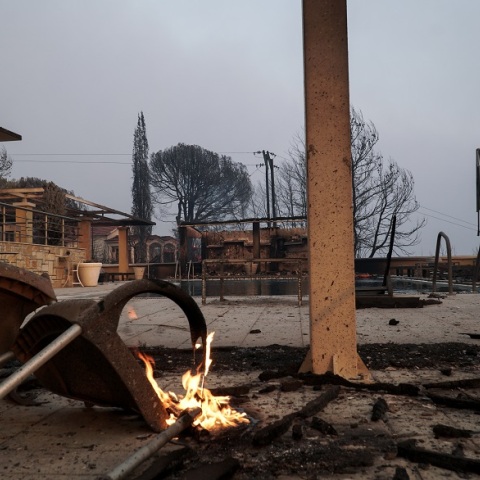 Φωτιά στην Ηλεία - Καμένα σπίτια και επιχειρήσεις στον Λάλα