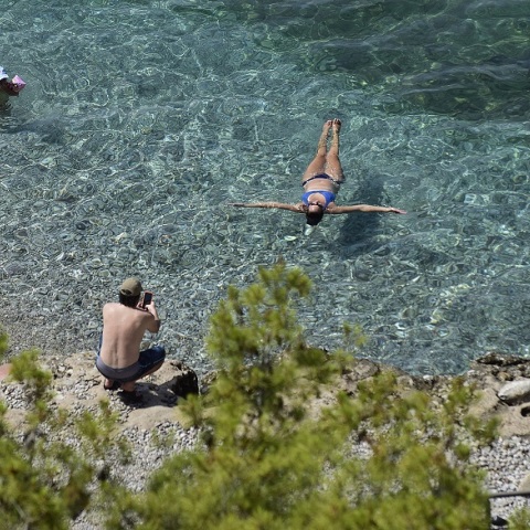 Καιρός: Παραλία - Λουόμενοι καλοκαίρι