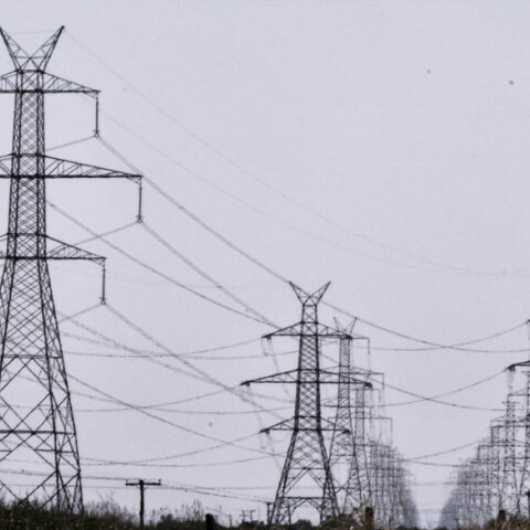 Δίκτυο ηλεκτροδότησης (ΦΩΤΟ ΑΡΧΕΙΟΥ) - Δεν αποκλείονται και σήμερα Σάββατο 7 Αυγούστου οι διακοπές ρεύματος στην Αττική, καθώς μαίνονται οι πυρκαγιές