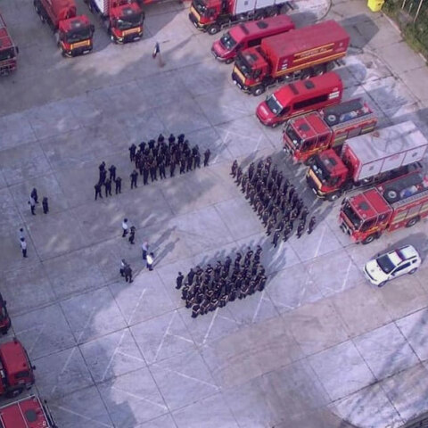 Οι πυροσβέστες από τη Ρουμανία σε πλήρη παράταξη με σύγχρονο εξοπλισμό, βρίσκονται στην Ελλάδα, έτοιμοι να επιχειρήσουν στις πυρκαγιές