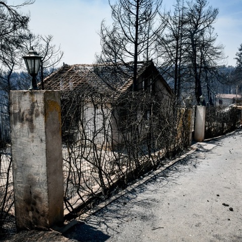 Καταγραφή των ζημιών από τις πυρκαγιές στην Αττική