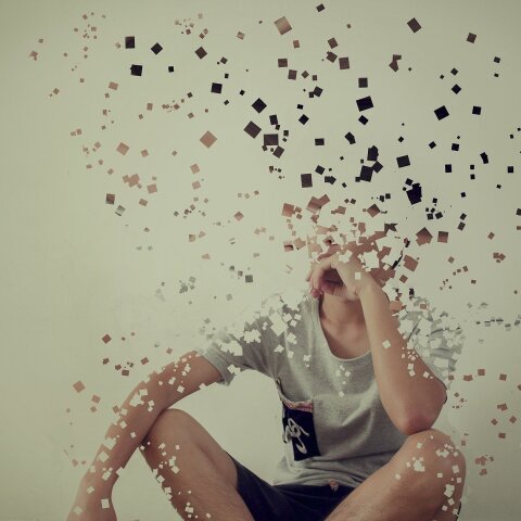 Εικόνα που δείχνει άνθρωπο να εξαϋλώνεται