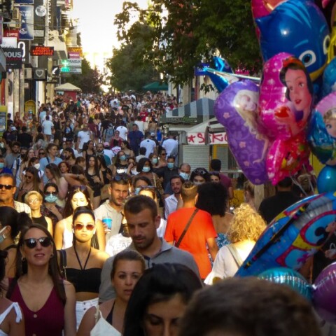 Κόσμος στην Ερμού © EUROKINISSI / ΚΟΝΤΑΡΙΝΗΣ ΓΙΩΡΓΟΣ 