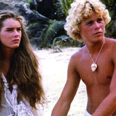 H Μπρουκ Σιλντς και ο Κρίστοφερ Άτκινς στην ταινία «Γαλάζια Λίμνη».