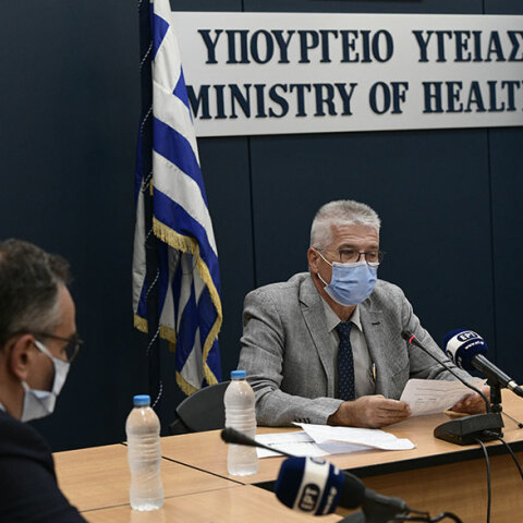 Χαράλαμπος Γώγος και Βασίλης Κοντοζαμάνης στην ενημέρωση για τον κορωνοϊό από το Υπουργείο Υγείας