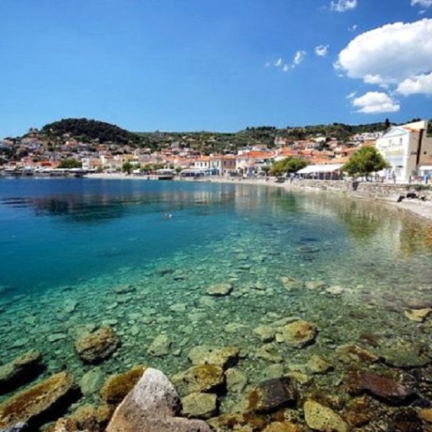 Η Παραλία Λίμνης.