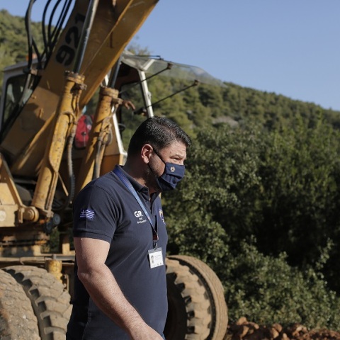 Ο υφυπουργός Πολιτικής Προστασίας Νίκος Χαρδαλιάς επιβλέπει τις εργασίες καθαρισμού και απομάκρυνσης εύφλεκτης ύλης ενόψει της έναρξης της αντιπυρικής περιόδου στη δασική έκταση του Υμηττού, Τετάρτη 7 Ιουλίου, 2021