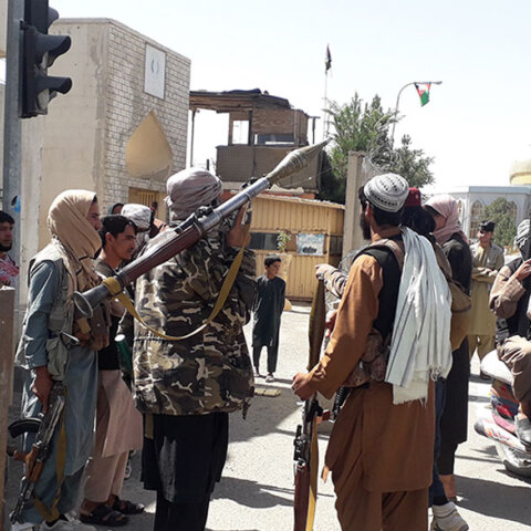 Οι Ταλιμπάν στο Αφγανιστάν καταλαμβάνουν τη μία πόλη μετά την άλλη και απειλούν την Καμπούλ