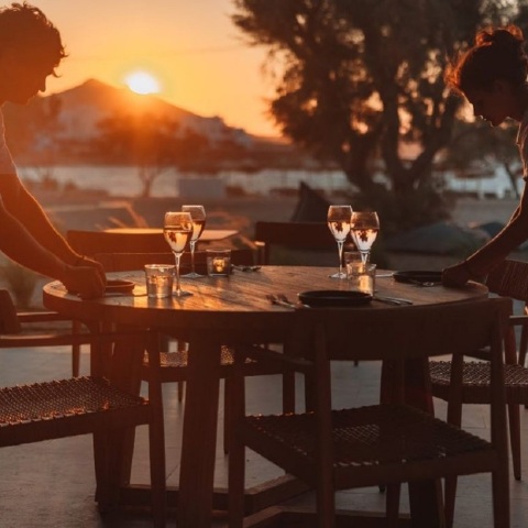 Στη Rada του Cove Paros και του σεφ Γκίκα Ξενάκη