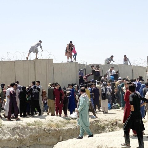 Κάτοικοι της Καμπούλ εγκαταλείπουν την πόλη © EPA 