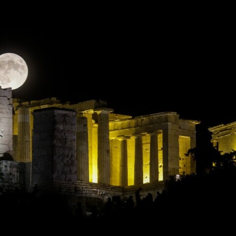 Πανσέληνος Αυγούστου