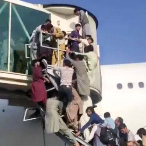 άος στο αεροδρόμιο της Καμπούλ στο Αφγανιστάν © Twitter 