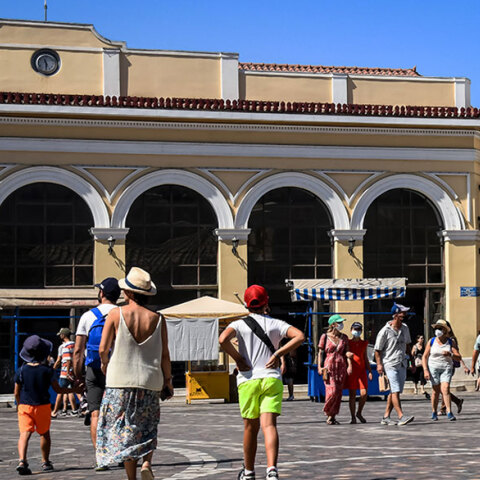 Πολίτες στο Μοναστηράκι (ΦΩΤΟ ΑΡΧΕΙΟΥ) - Τα κρούσματα σήμερα Τρίτη 17 Αυγούστου 2021 ανακοίνωσε ο ΕΟΔΥ