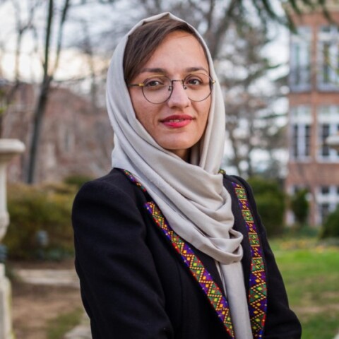 Η κυρία Gh afari, 27 ετών, έγινε το 2018 η πρώτη γυναίκα δήμαρχος στο Αφγανιστάν © Wikimedia