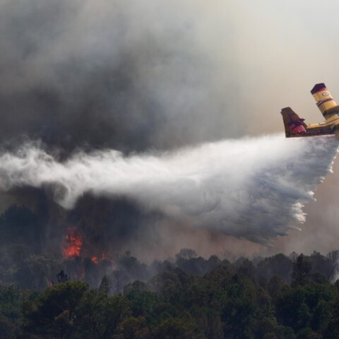 Φωτιά στο Σεν Τροπέ