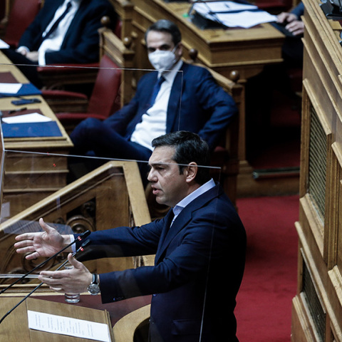 Αλέξης Τσίπρας και Κυριάκος Μητσοτάκης στη Βουλή