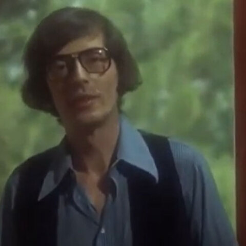 Ο μουσικός και συνθέτης Δημήτρης Πολύτιμος στην ταινία «Τα Κουρέλια Τραγουδάνε Ακόμα»