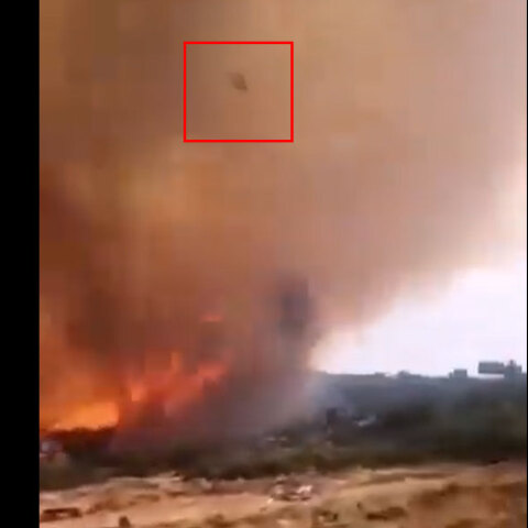 Κορμός δέντρου έχει «εκτοξευτεί» από στρόβιλο φωτιάς στα Βίλια