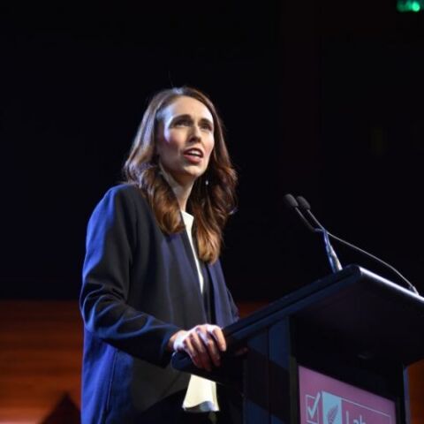 Η πρωθυπουργός της Νέας Ζηλανδίας Τζασίντα Άρντερν ανακοίνωσε σκληρό λόκνταουν σε εθνικό επίπεδο