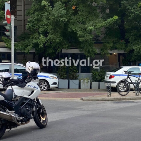 Περιπολικά της Αστυνομίας στη Θεσσαλονίκη - Απειλή για βόμβα σε τρία ξενοδοχεία της πόλης