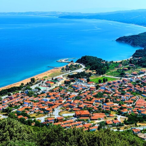 To χωριό Στρατώνι Χαλκιδικής από ψηλά © Wikipedia