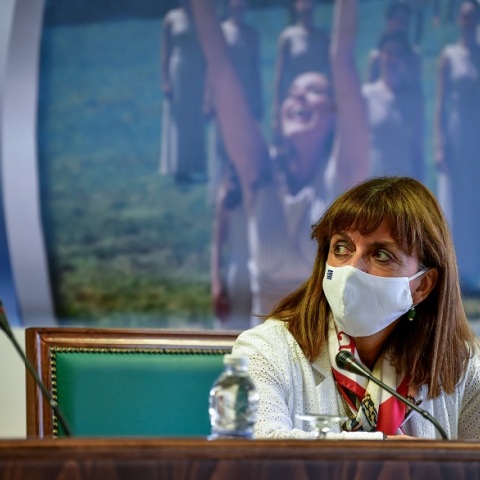 Η Πρόεδρος της Δημοκρατίας, Κατερίνα Σακελλαροπούλου, κατά τη σύσκεψη στην Αρχαία Ολυμπία