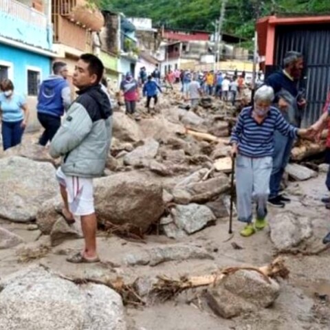 Εκτεταμένες ζημιές και δεκάδες νεκροί στη Βενεζουέλα από τις βροχές