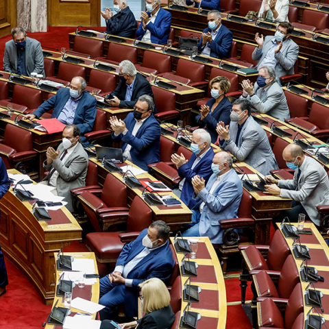 Συζήτηση στη Βουλή για τις πυρκαγιές