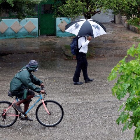 Ο τυφώνας Άιντα πλήττει την Κούβα κατευθυνόμενος απειλητικά προς την Λουιζιάνα