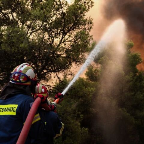 Φωτιά - Στιγμιότυπο από την επιχείρηση κατάσβεσης